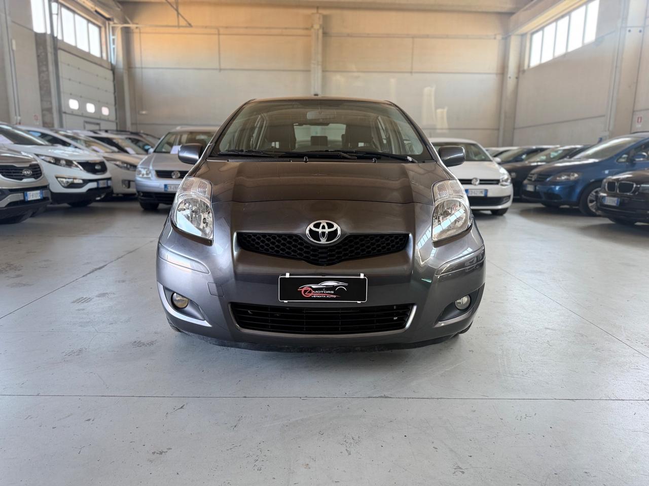 Toyota Yaris 1.3 5 porte Sol NEOPATENTATI