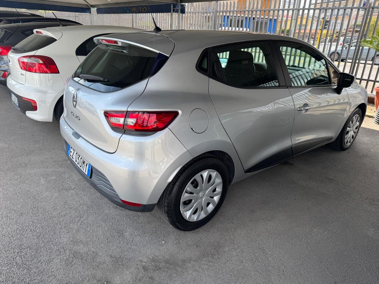 Renault Clio 1.2 75CV 5 porte Wave