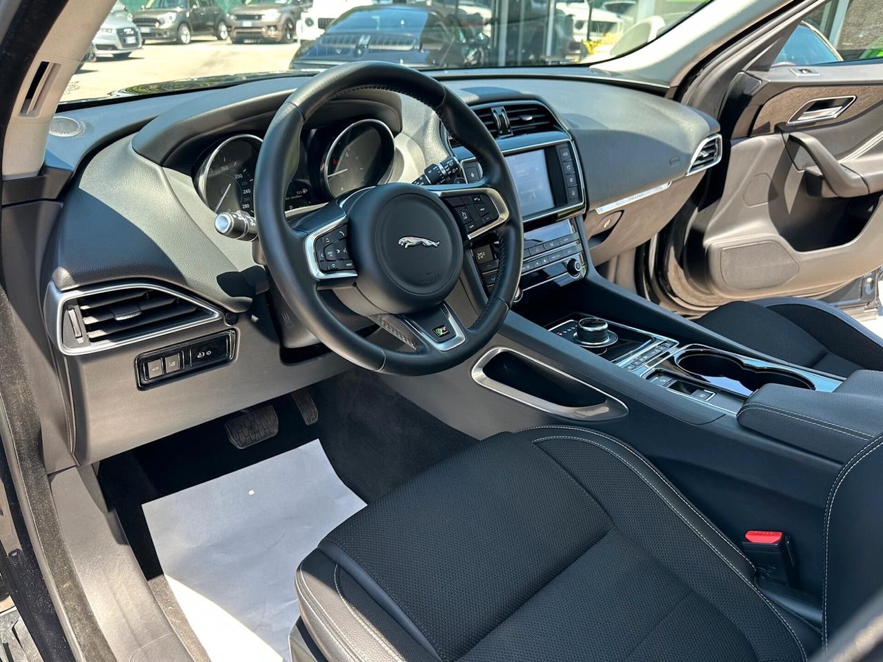 Jaguar F-Pace 2.0 D 180 CV AWD R-Sport /KM DOC/TETTO PAN/BELLISSIMA