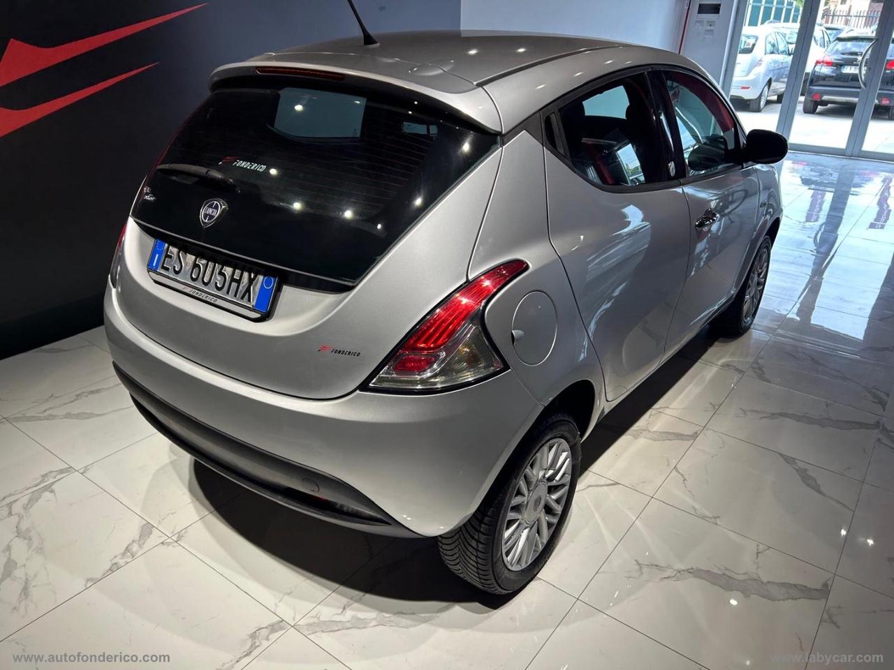 LANCIA Ypsilon 0.9 T.Air 85CV METANO 5p. Gold