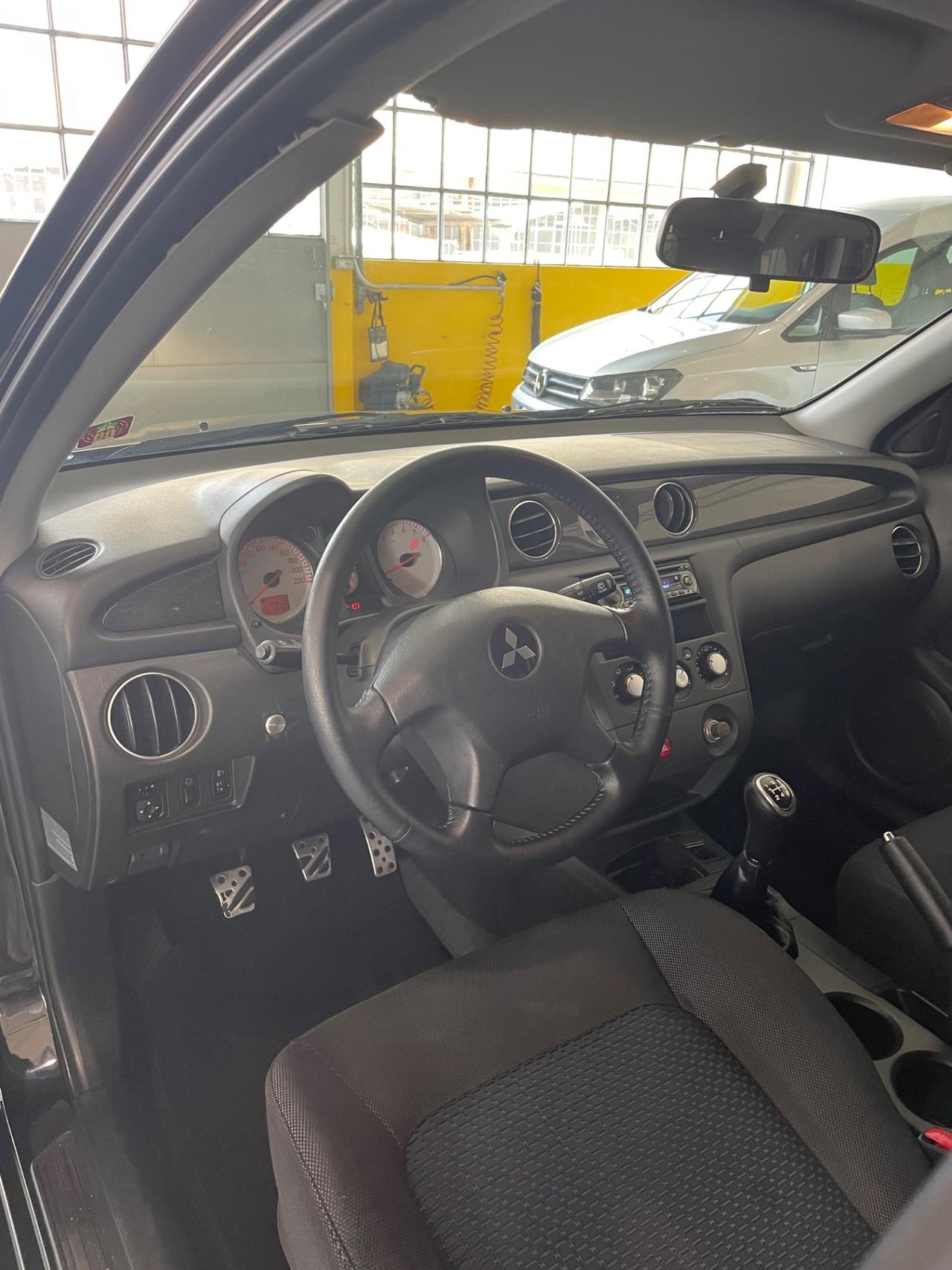 Mitsubishi Outlander 2.0i 16V 4WD