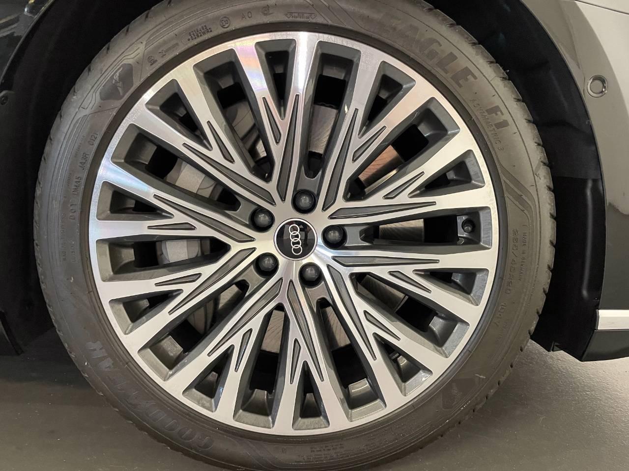 AUDI A8 60 TFSIe QUATTRO TIPTRONIC