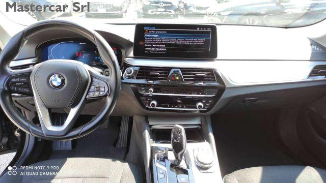 BMW 530 Serie 5 2020 Berlina LCI 530e Business auto - GF32