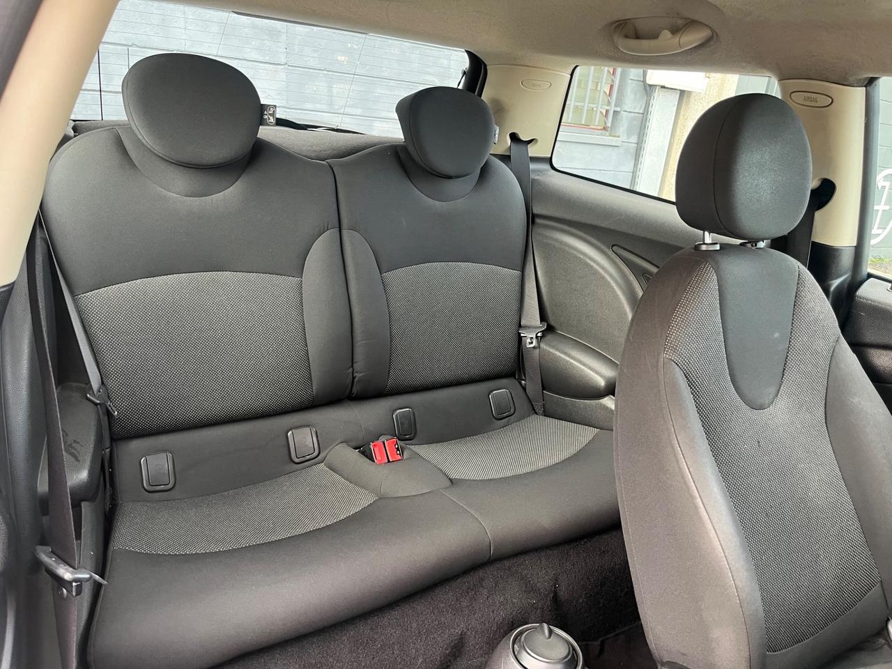 Mini Cooper D 1.6D 110Cv