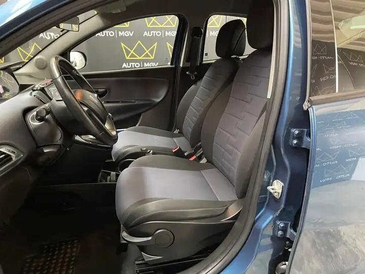Lancia Ypsilon 1.0 FireFly 5 porte S&S Hybrid Gold