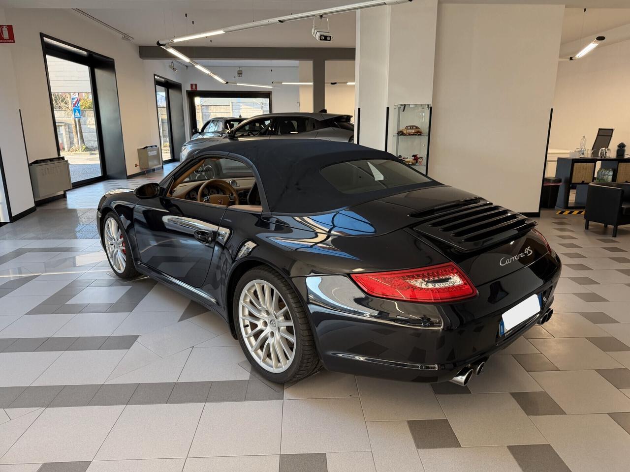 Porsche 911 Carrera 4S Cabriolet