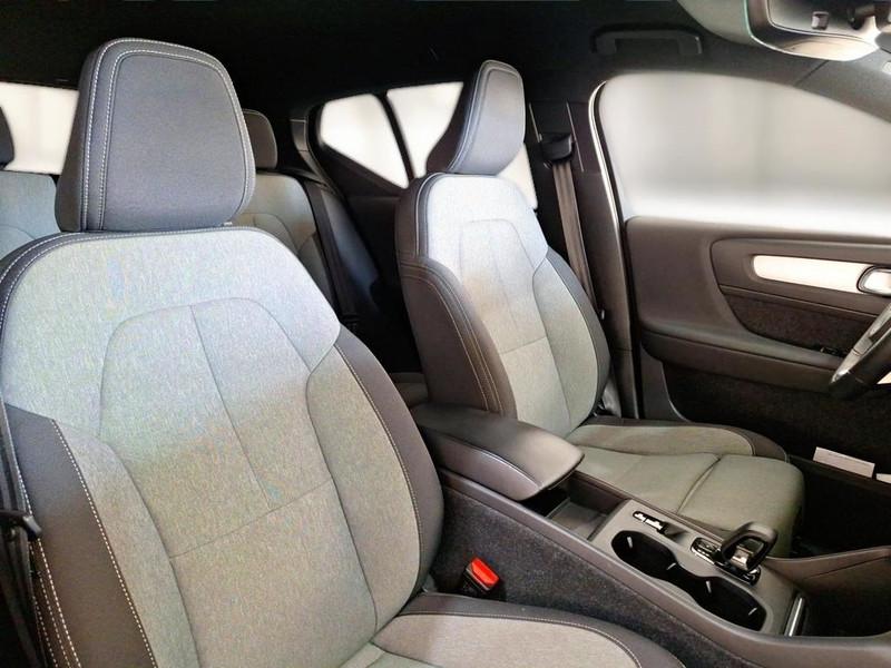 VOLVO XC40 T4 RECHARGE PLUG-IN AUTO CORE SUV