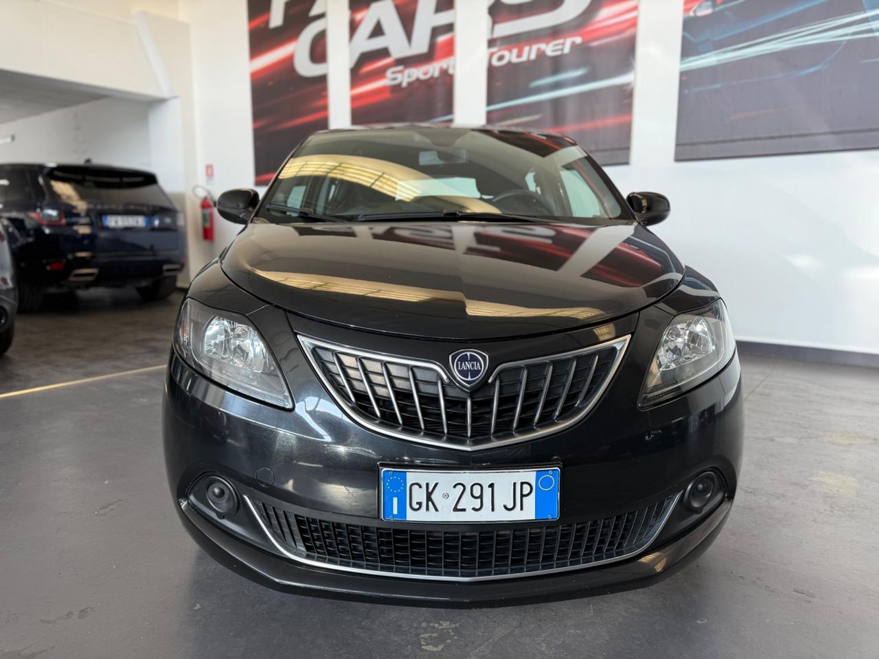 Lancia Ypsilon 1.0 FireFly 5 porte S&S Hybrid Silver