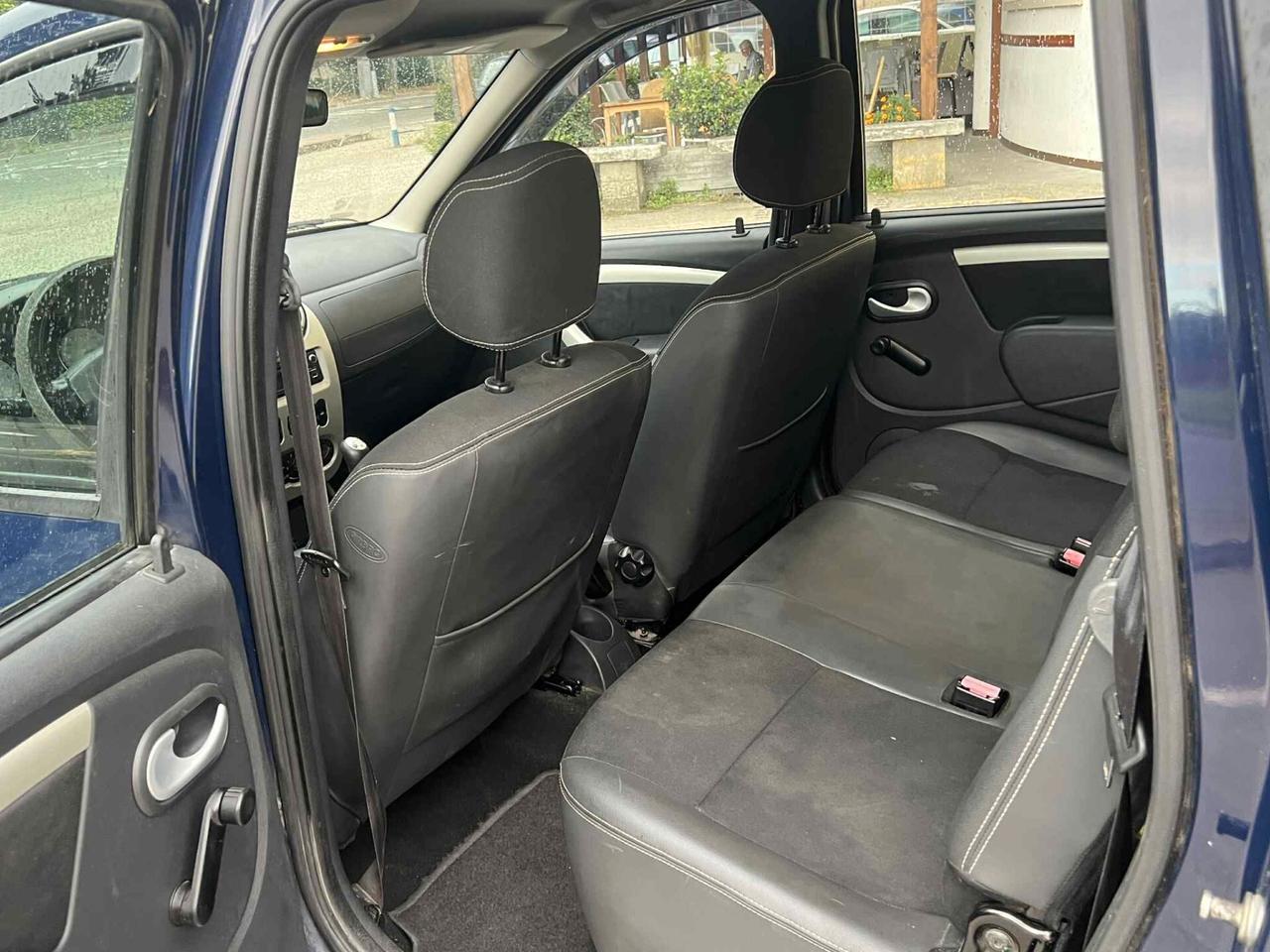 Dacia Logan MCV 1.6 85CV GPL 7 posti Embleme