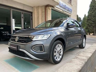 VOLKSWAGEN T-Roc 1.0 TSI Style VIRTUAL COCKPIT-CARPLAY-FARI LED