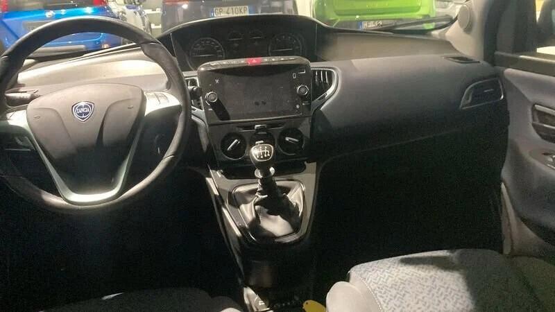 Lancia Ypsilon 1.0 FireFly 5 porte S&S Hybrid Gold
