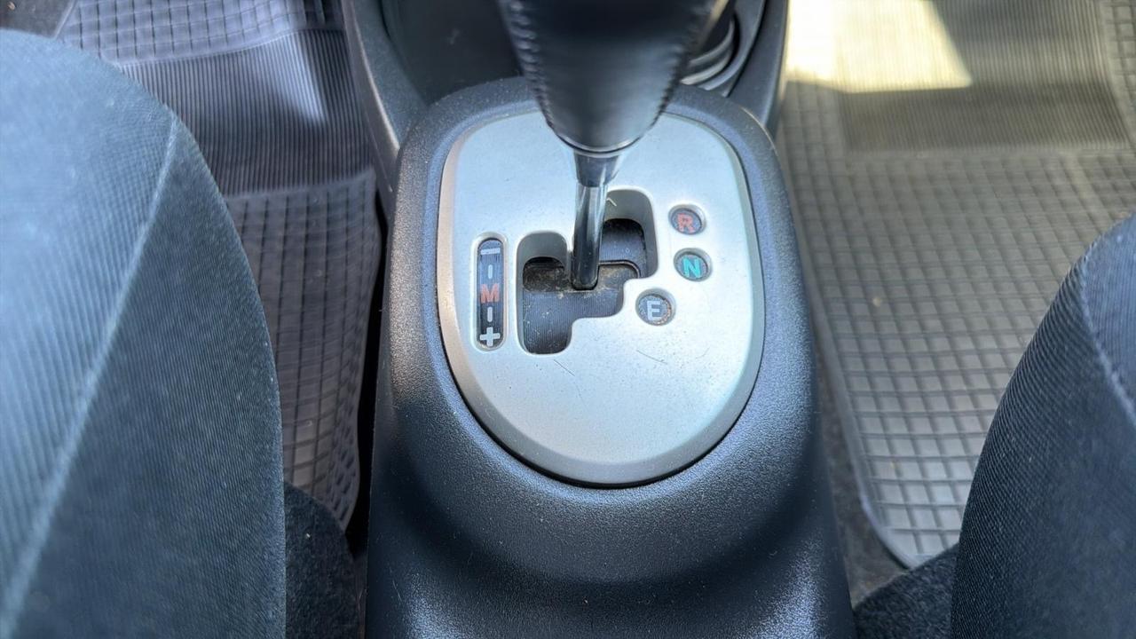 Toyota Yaris 1.3 BENZINA 2008 AUTOMATICA