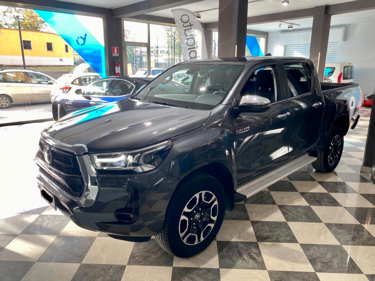 Toyota Hilux 2.4 D-4D A/T 4WD 4 porte Double Cab Lounge-2024