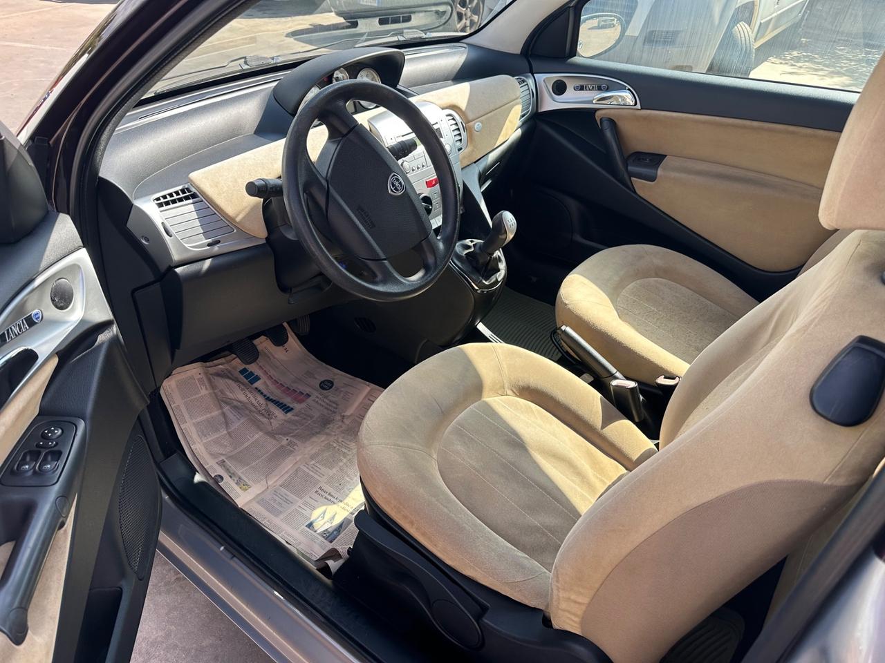 Lancia Ypsilon 1.3 MJT 75 CV Oro