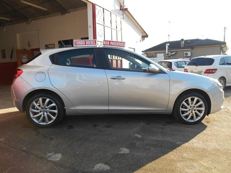 Alfa Romeo Giulietta 1.6 JTDm 120 CV Super NEOPATENTATI