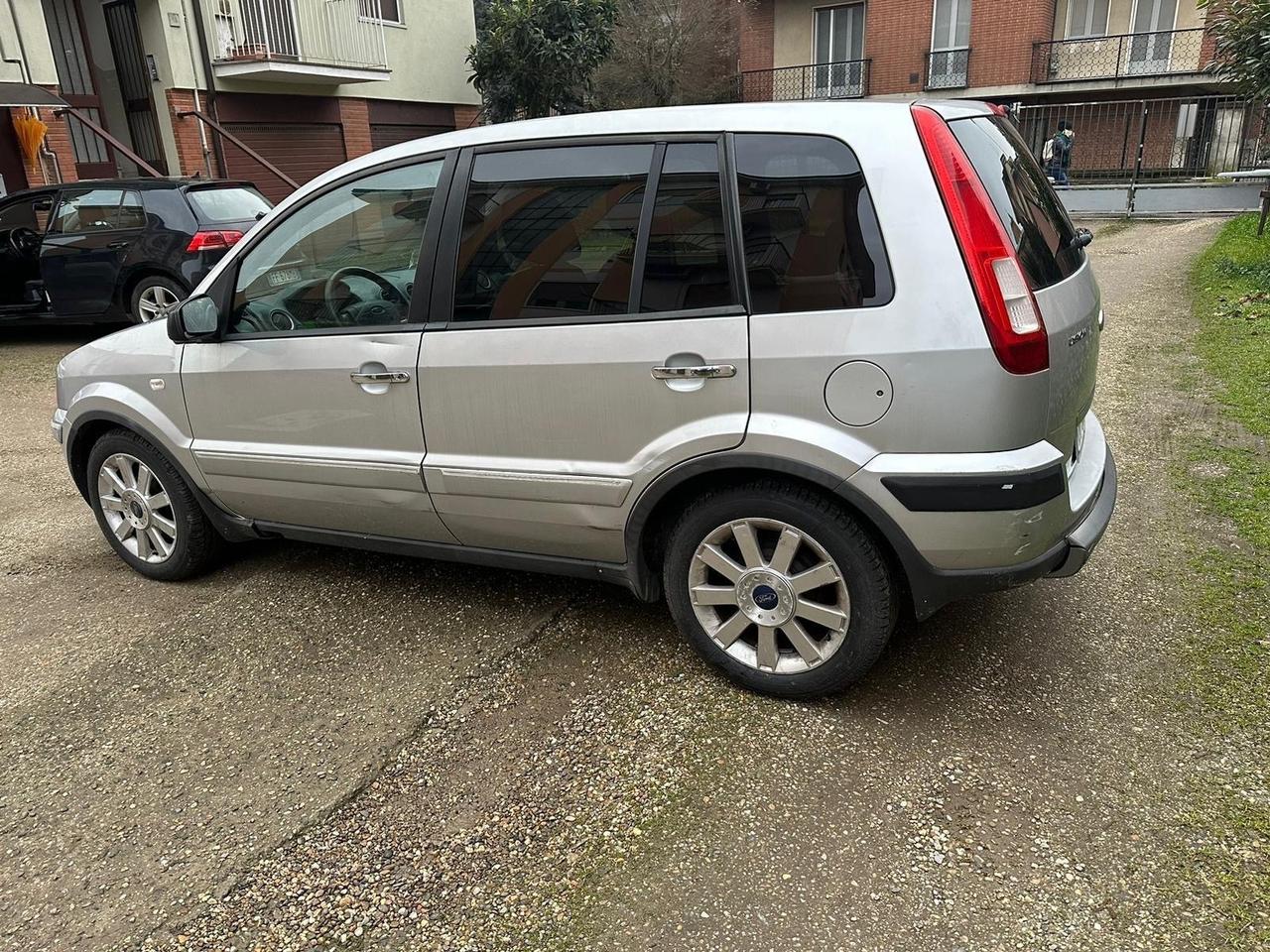 FORD FUSION BENZINA 45 mila km NEOPATENTATI