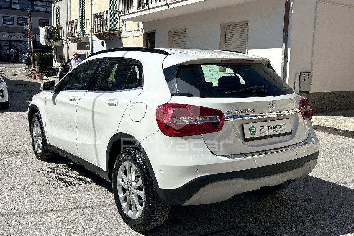 MERCEDES GLA 180 d Automatic Business