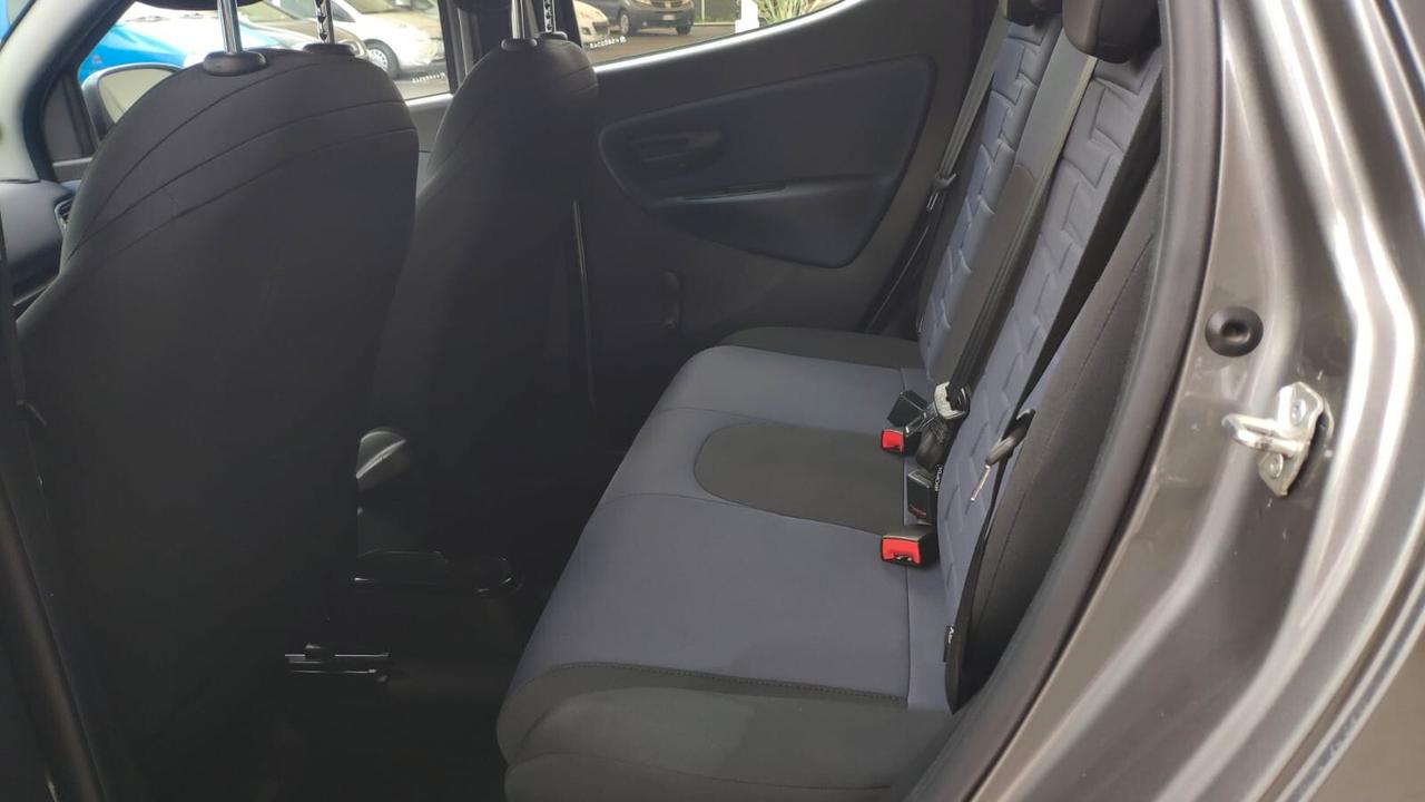 Lancia Ypsilon 1.0 FireFly 5 porte S&S Hybrid Platino