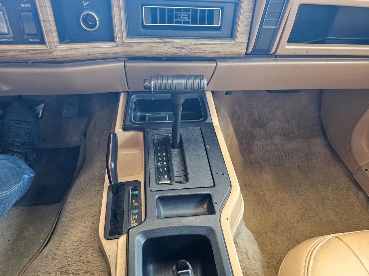 Jeep Wagoneer Cherokee