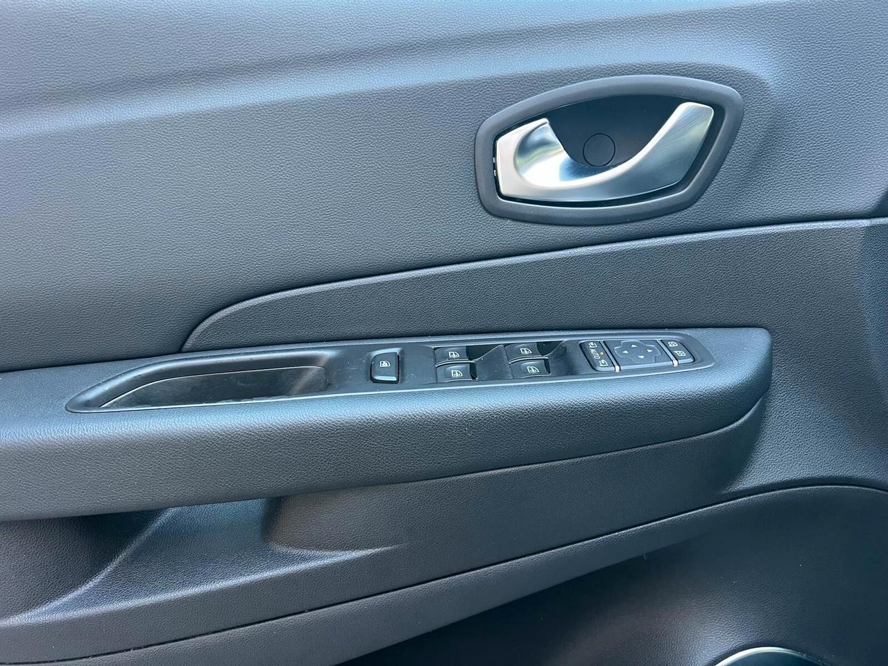RENAULT CAPTUR dCi 90cv EDC SPORT EDITION NEOPATENTATI