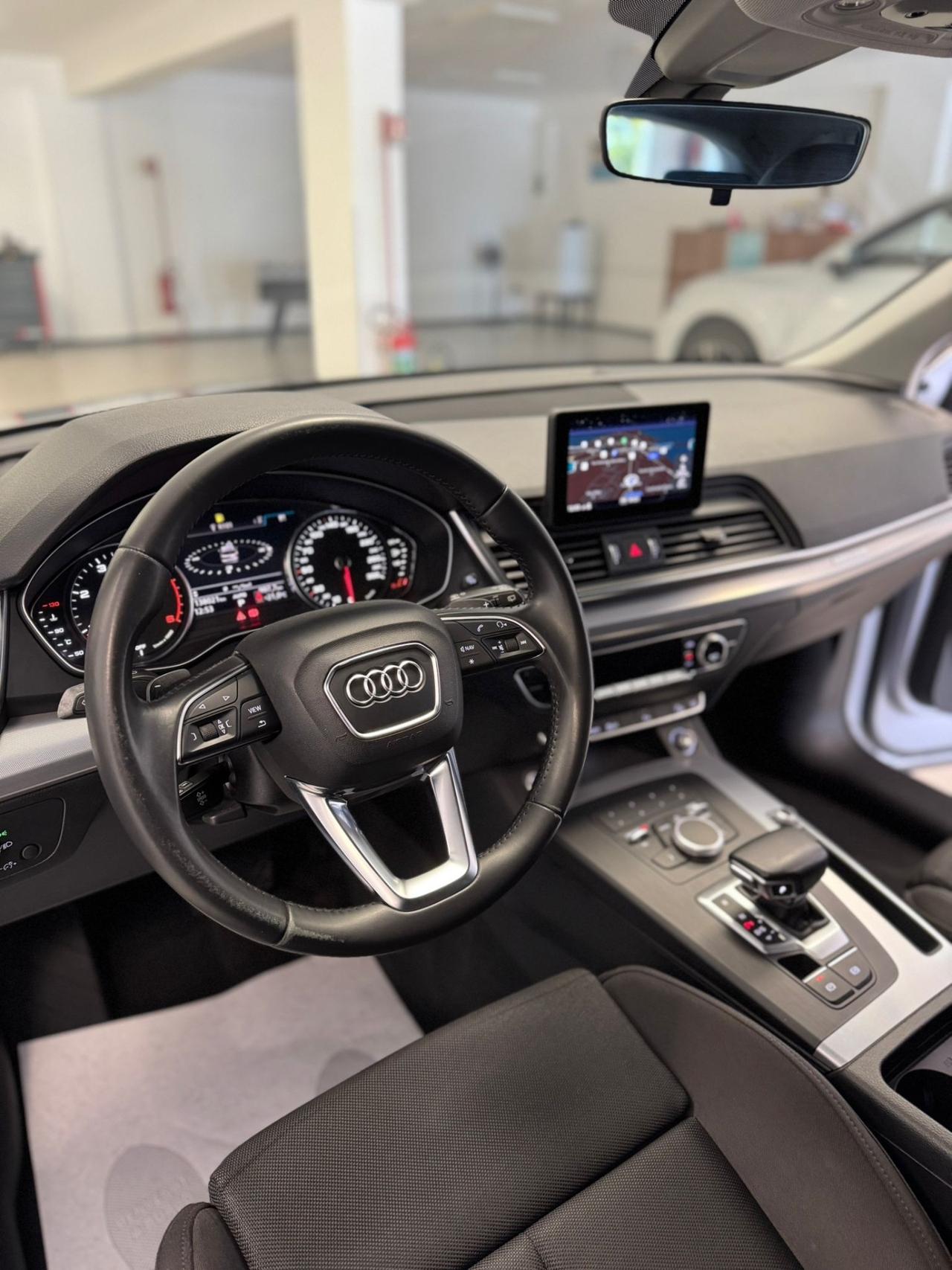 Audi Q5 40 TDI quattro S tronic Business