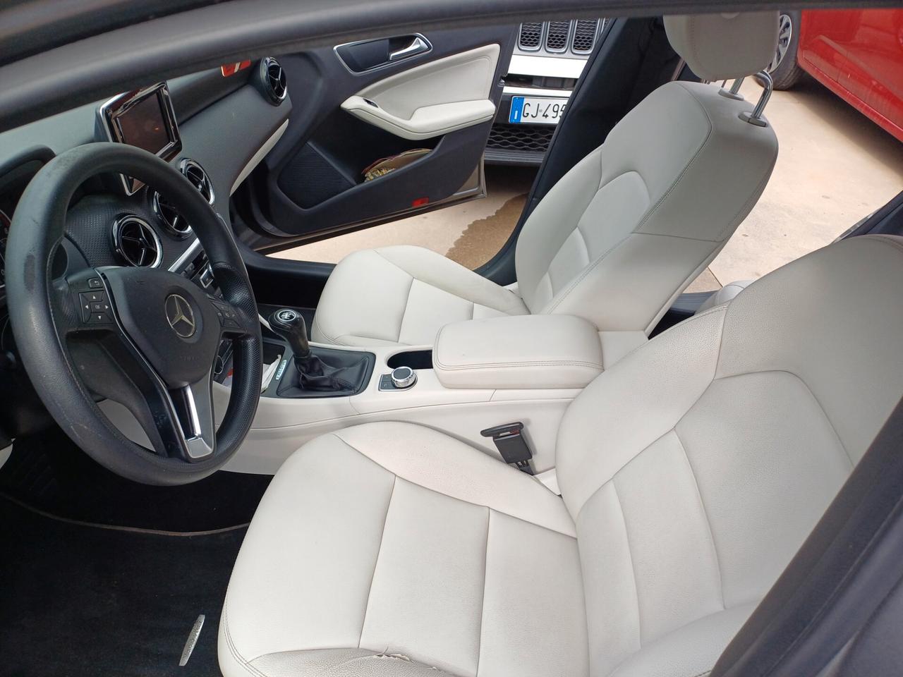 Mercedes-benz A 180 Premium