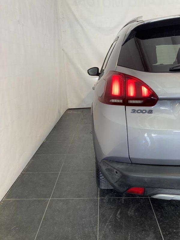 Peugeot 2008 BlueHDi 100cv Black Matt