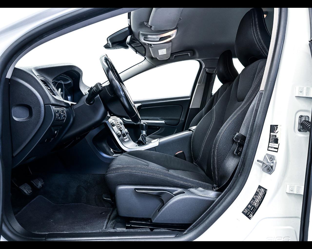 VOLVO V60 (2010-2018) - V60 D2 1.6 Momentum