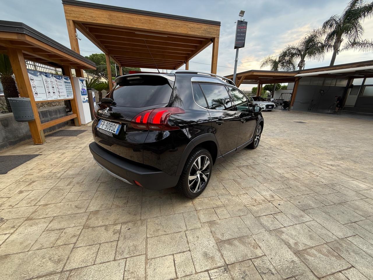 Peugeot 2008 BlueHDi 100 S&S Black Matt
