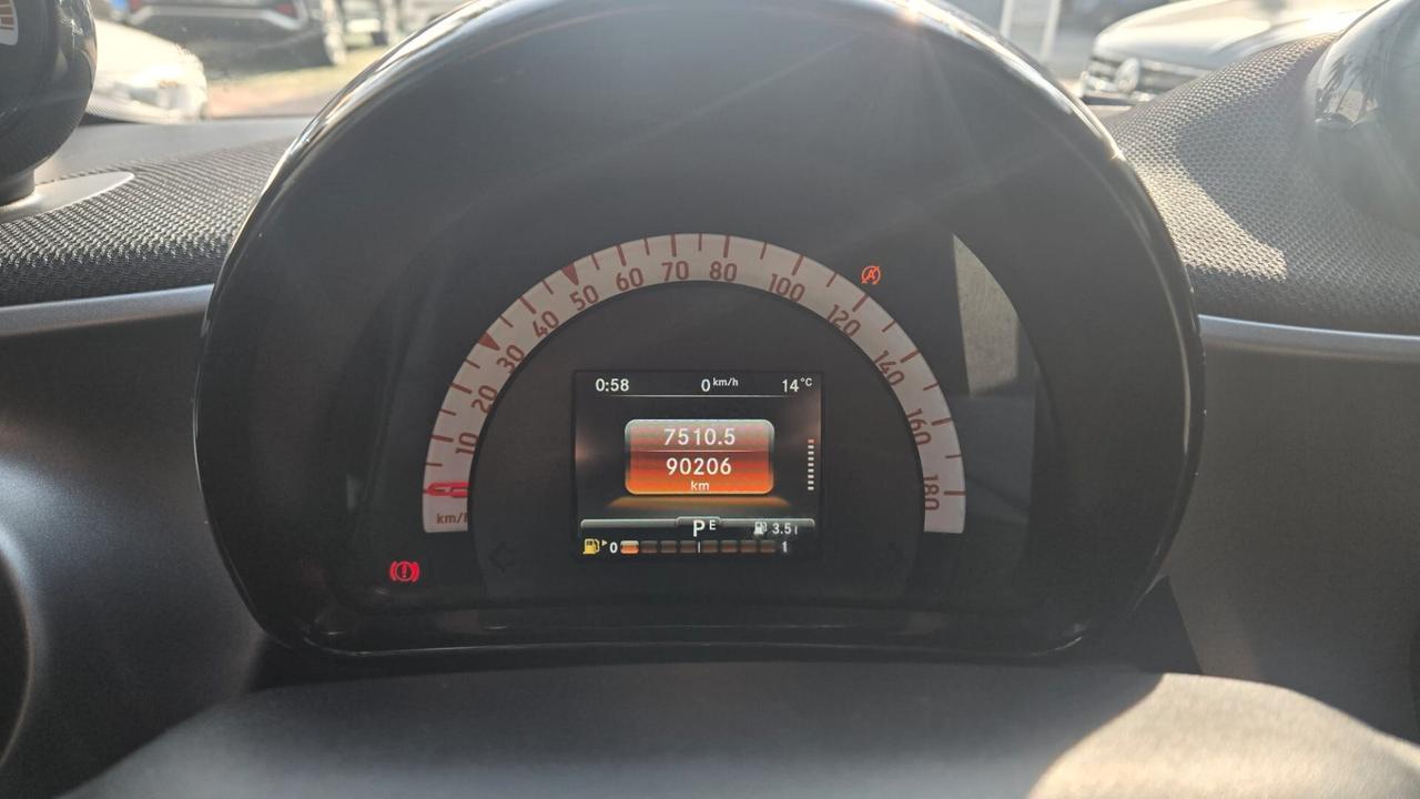 smart forTwo Cabrio 1.0 Passion 71cv twinamic my18 Lega App USB