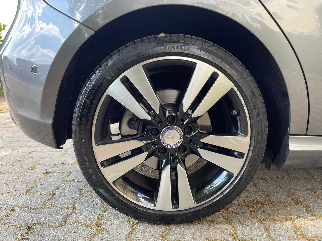 Mercedes-Benz A 200 Business A 200 D