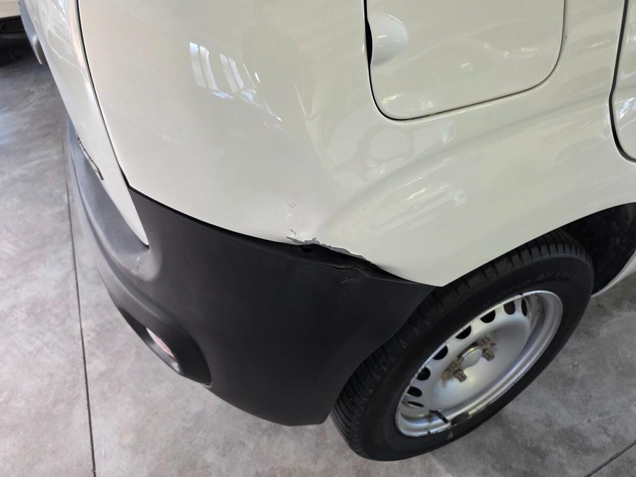 Fiat Panda 1.0 Hybrid Van 2 posti autocarro n1