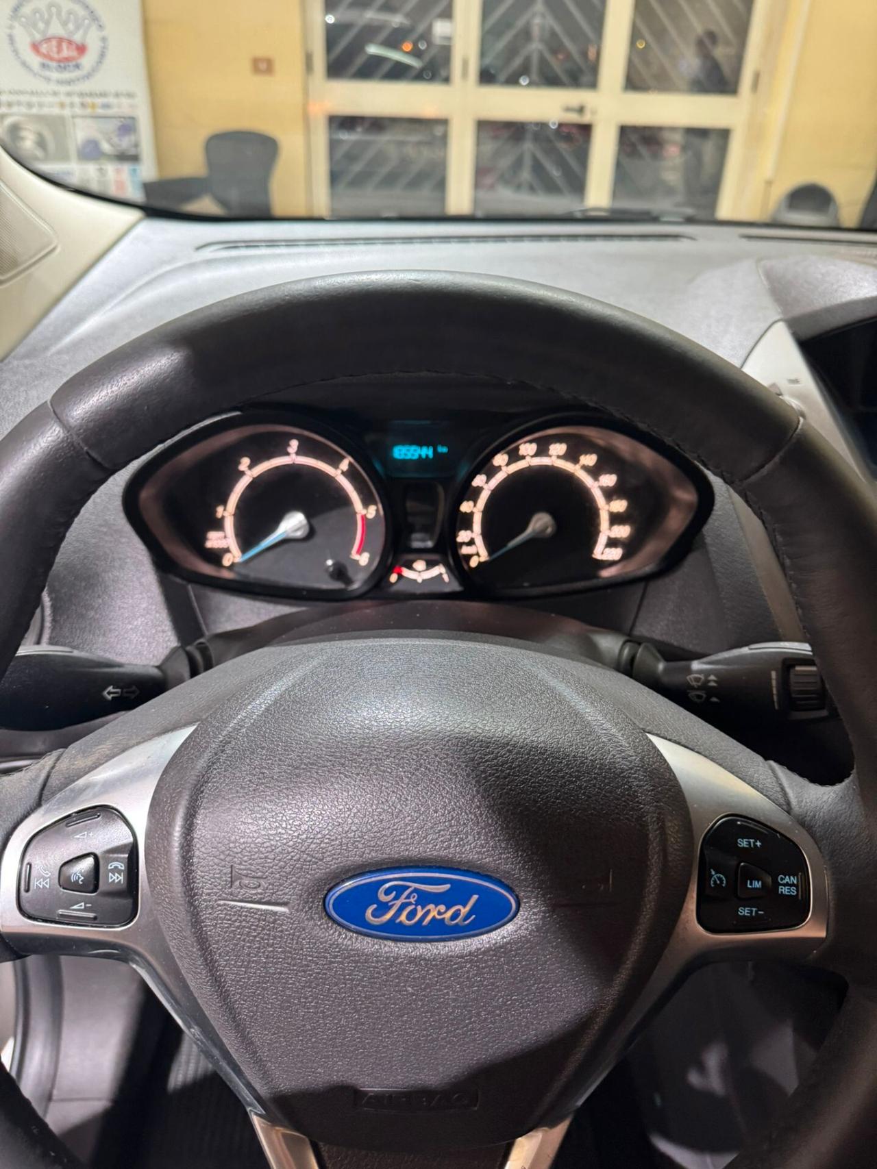 Ford Tourneo Courier 1.6 TDCI 95 CV Titanium