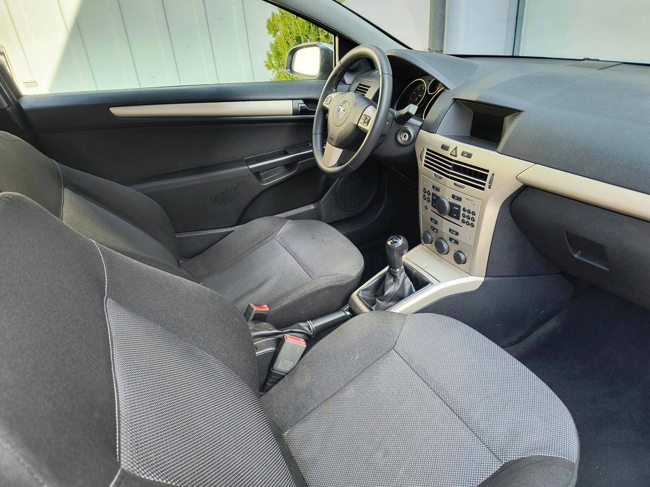 Opel Astra GTC 1.6 115cv BENZINA