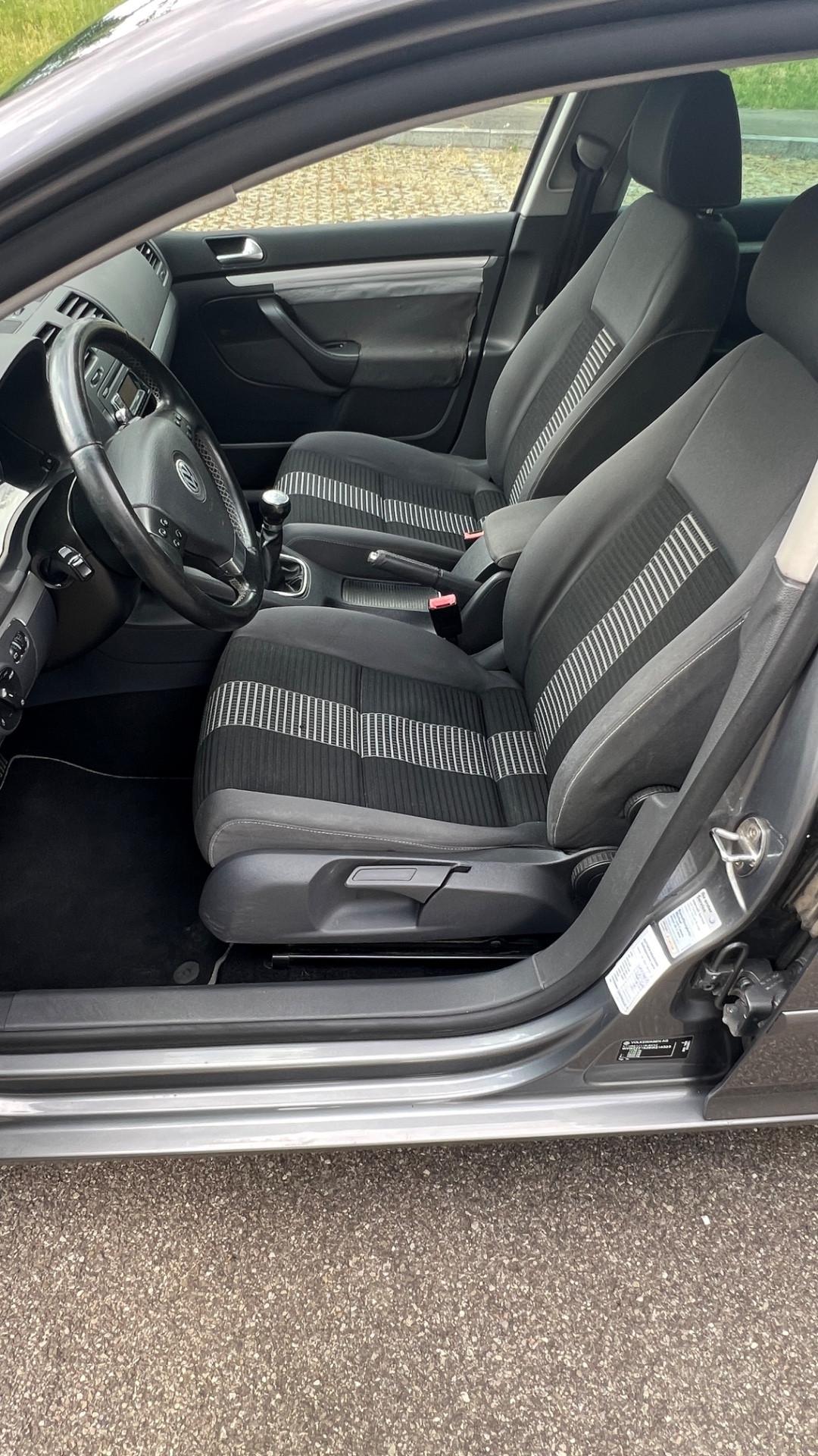 Volkswagen Golf 5 1.4 Benzina Anno 2010 Ideale x NEOPATENTATI