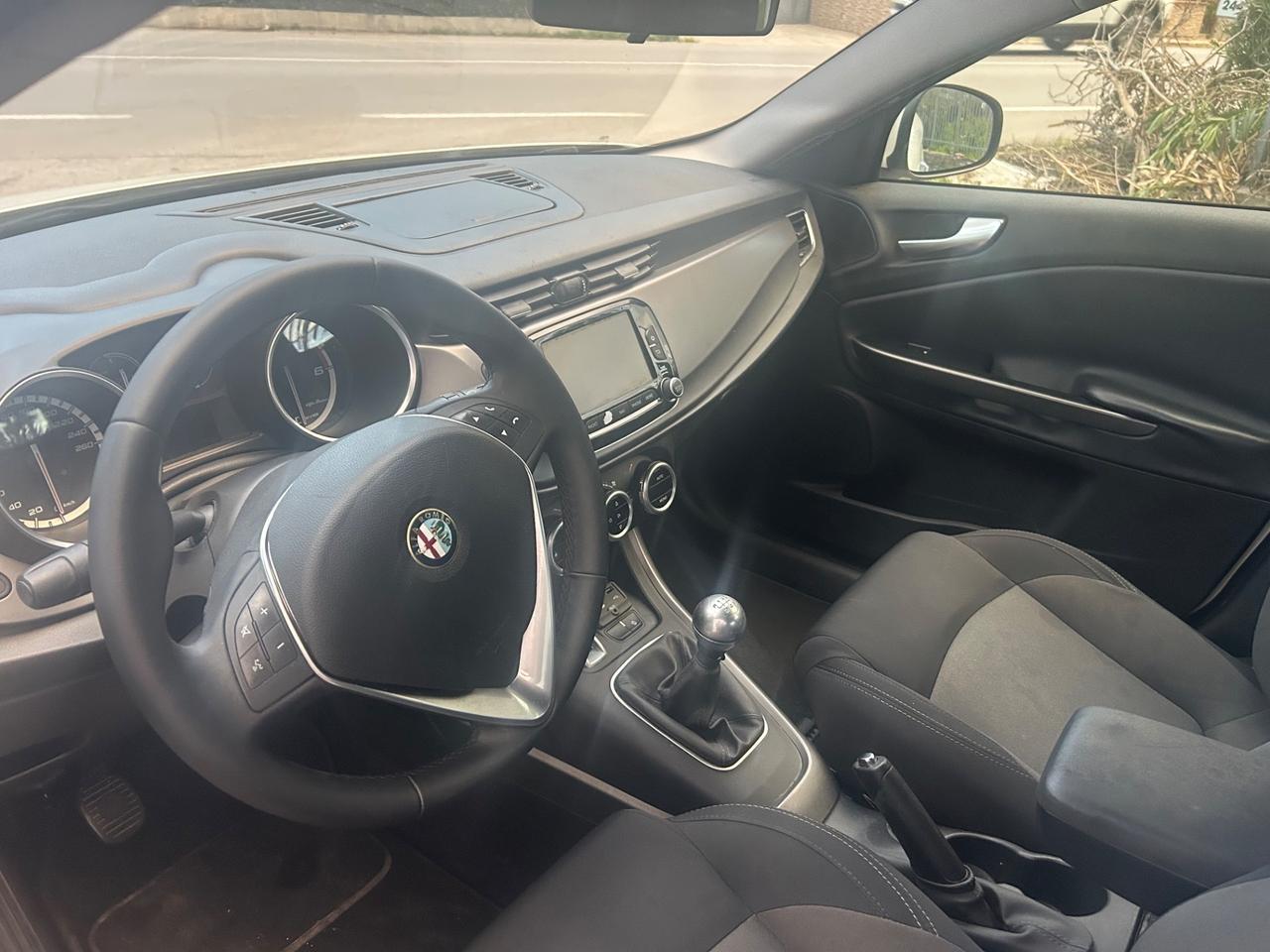 Alfa Romeo Giulietta 1.6 JTDm-2 120 CV Distinctive