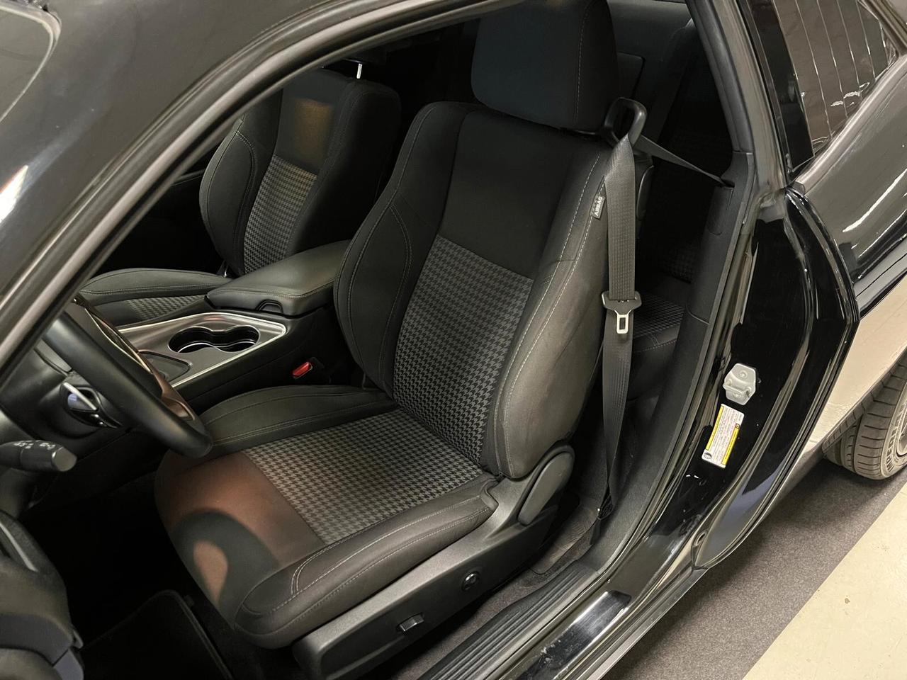 Dodge Challenger V6 3.6 STX AWD