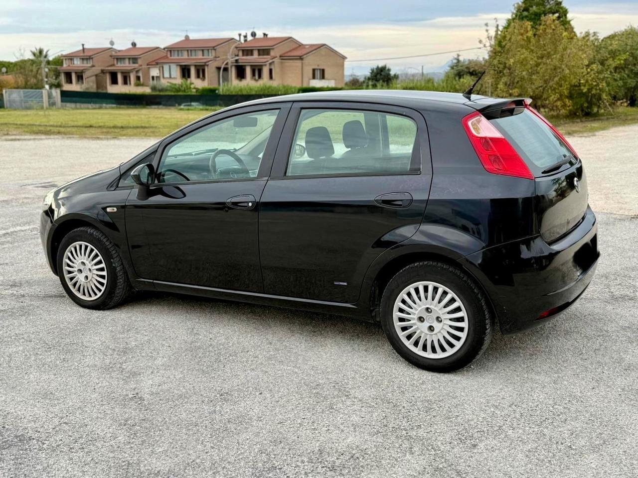 Fiat grande punto 1.2 benzina 65cv NEOPATENTATI
