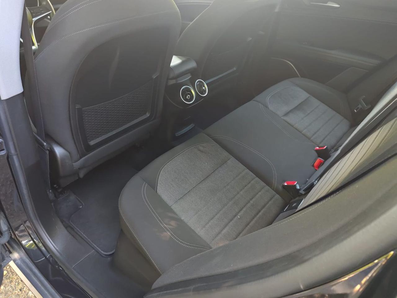 Alfa Romeo Stelvio 2.2 TD Business Q4 190 #10819