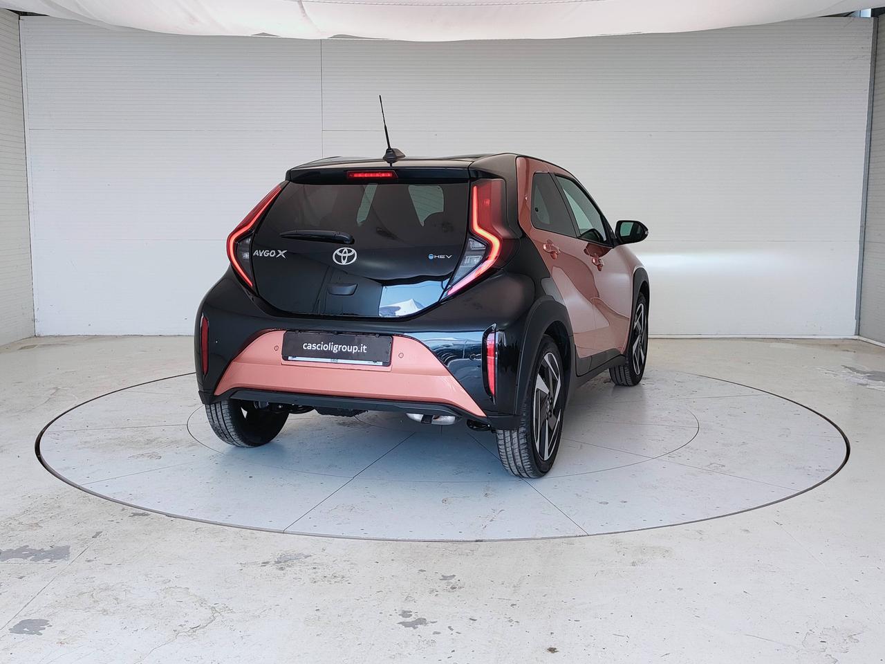 TOYOTA AYGO X HEV PREMIUM MC26