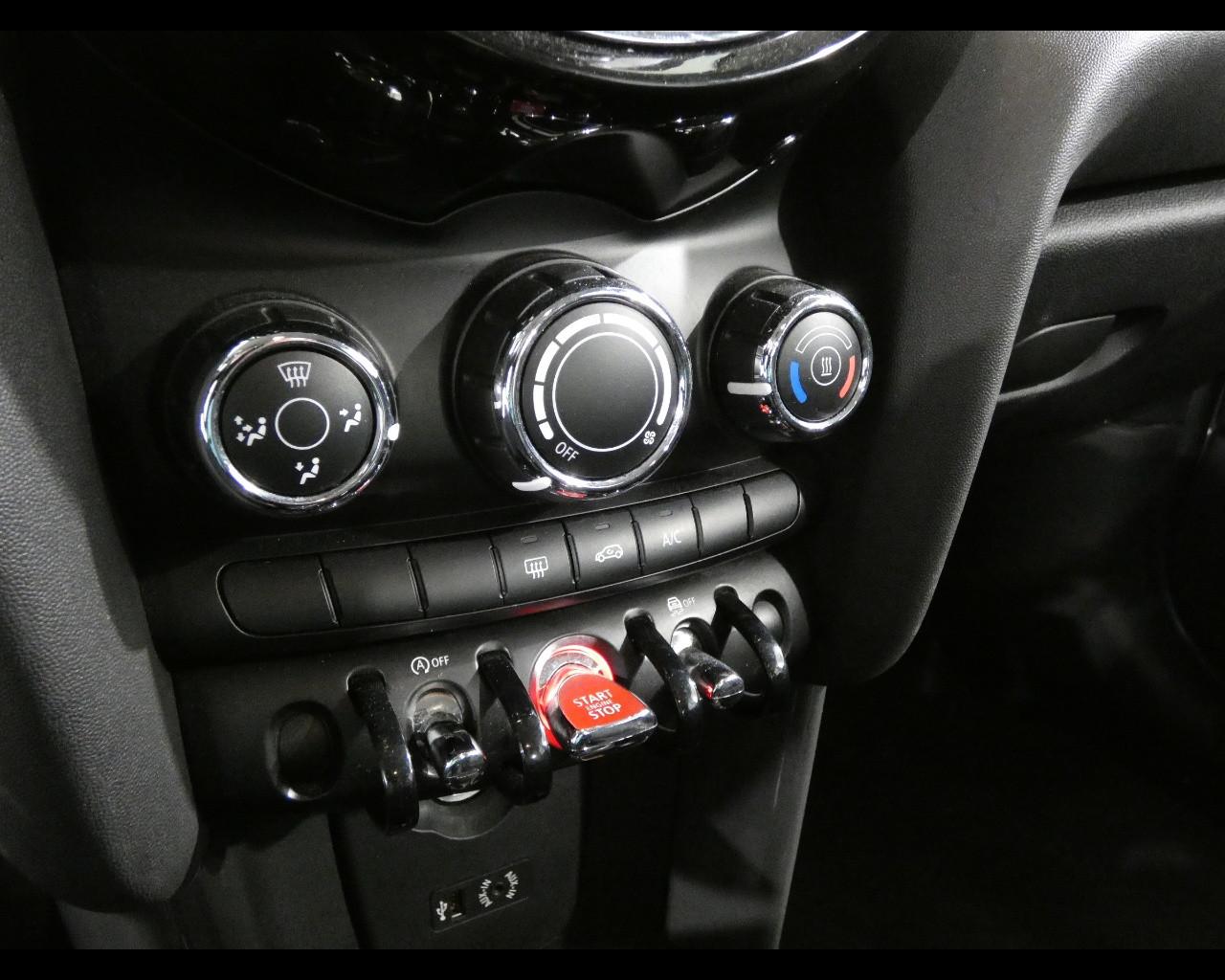 MINI Mini 5 porte (F55) - Mini 1.5 Cooper D Business 5 porte