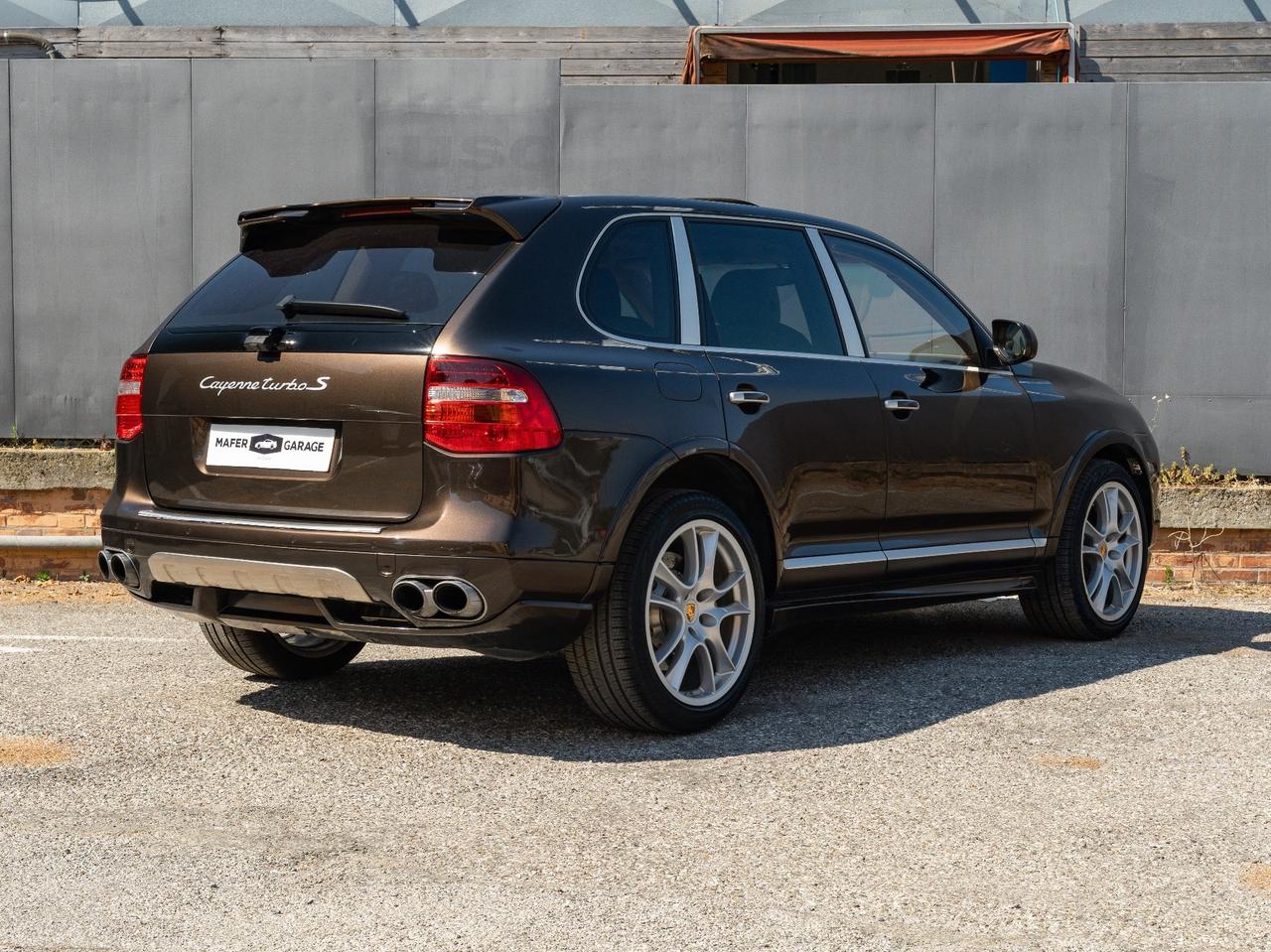 Porsche Cayenne 4.8 Turbo S