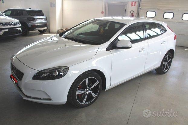 VOLVO V40 D2 Business