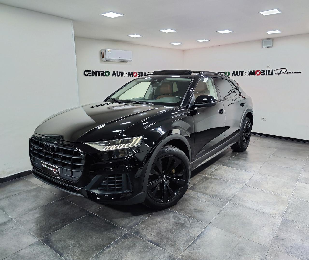 Audi Q8 50 TDI 286 CV quattro Sport Matrix Tetto