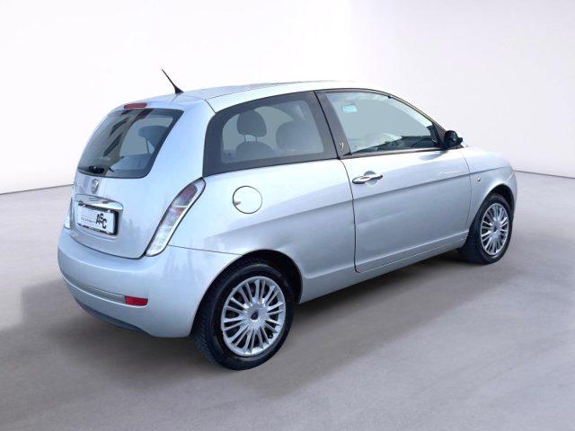 LANCIA Ypsilon 1.2 BENZ 60 CV Argento ADATTA A NEOPATENTATI