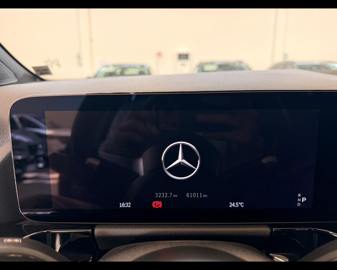 Mercedes-Benz GLA (H247) - GLA 200 d Automatic 4Matic AMG Line Premium