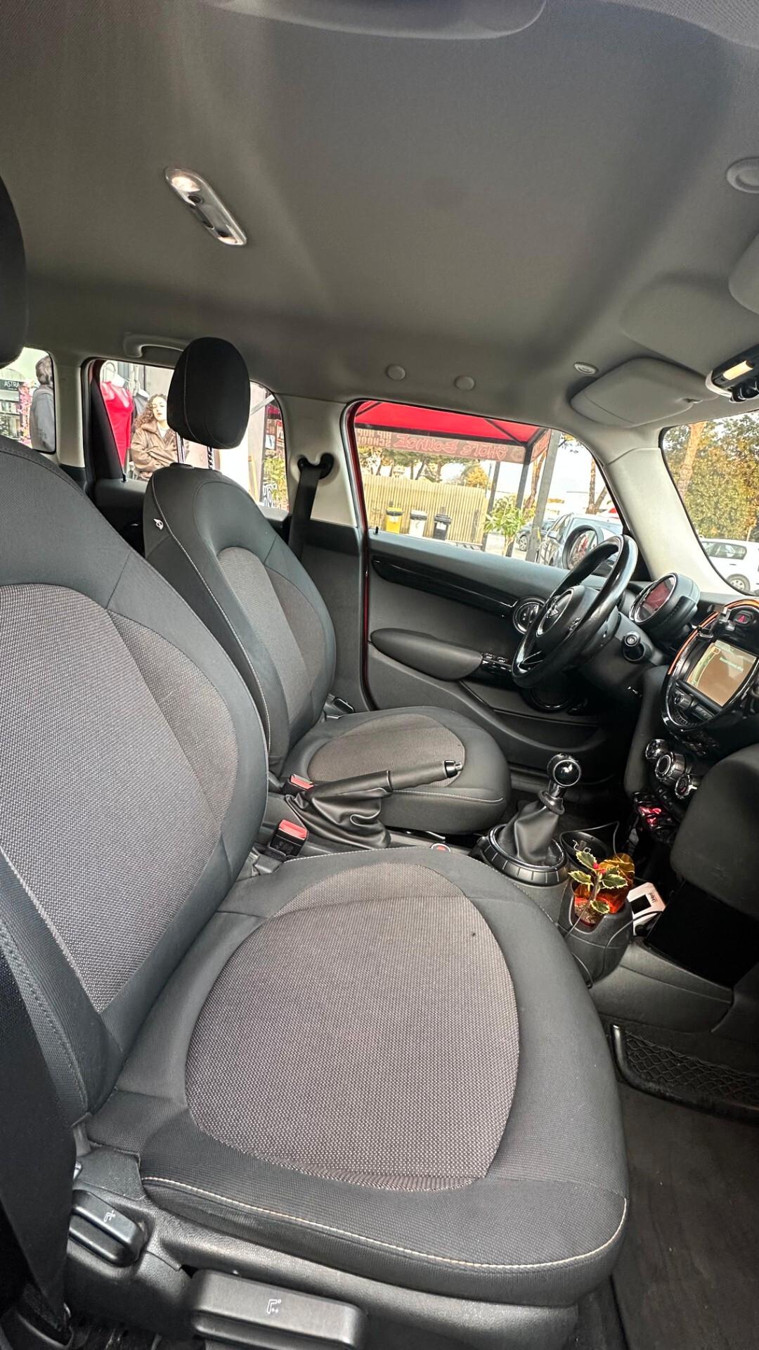 Mini 1.5 Cooper D 5 porte