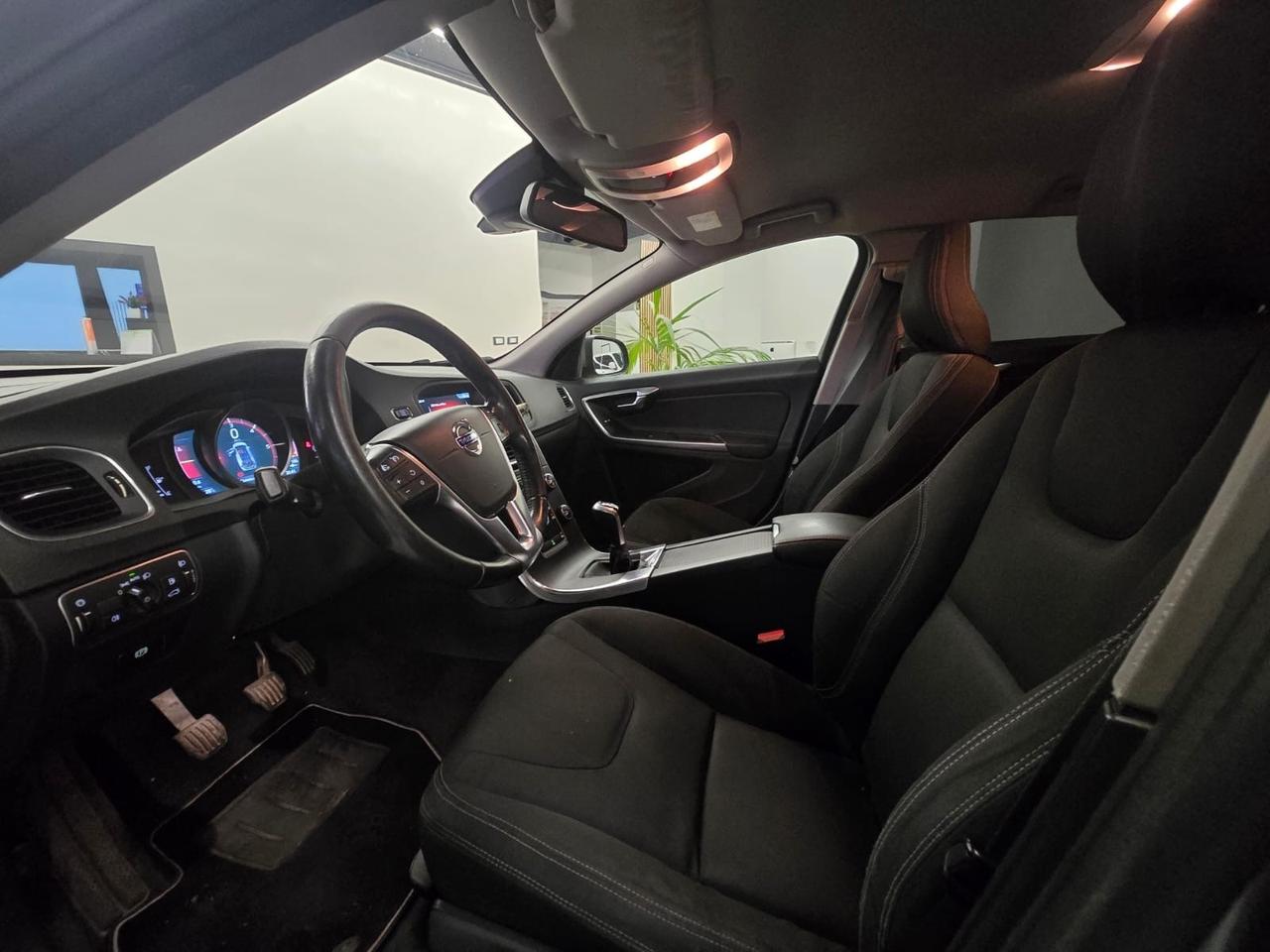 Volvo V60 D5 Geartronic Summum