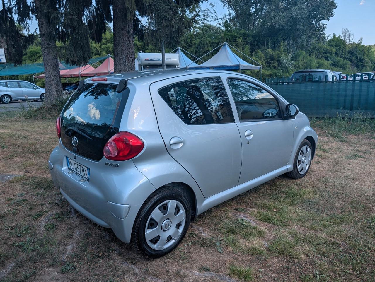 Toyota Aygo 1.0 12V VVT-i 5 porte Sol