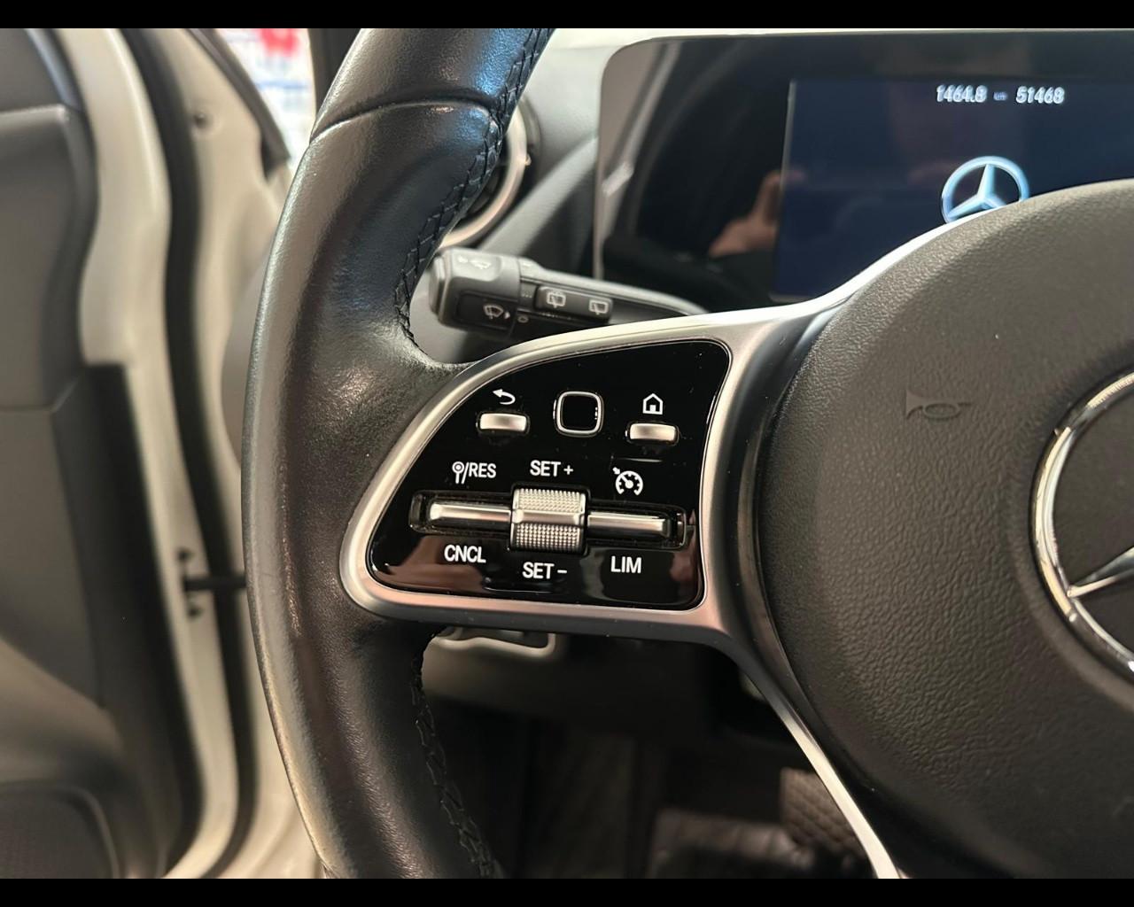 Mercedes-Benz GLA (H247) - GLA 180 Automatic Sport